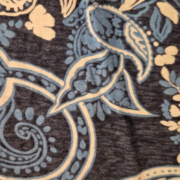 EUC Liz Claiborne Split Crew Neck Short Sleeve Blouse Blue Paisley 2X - Picture 3 of 6